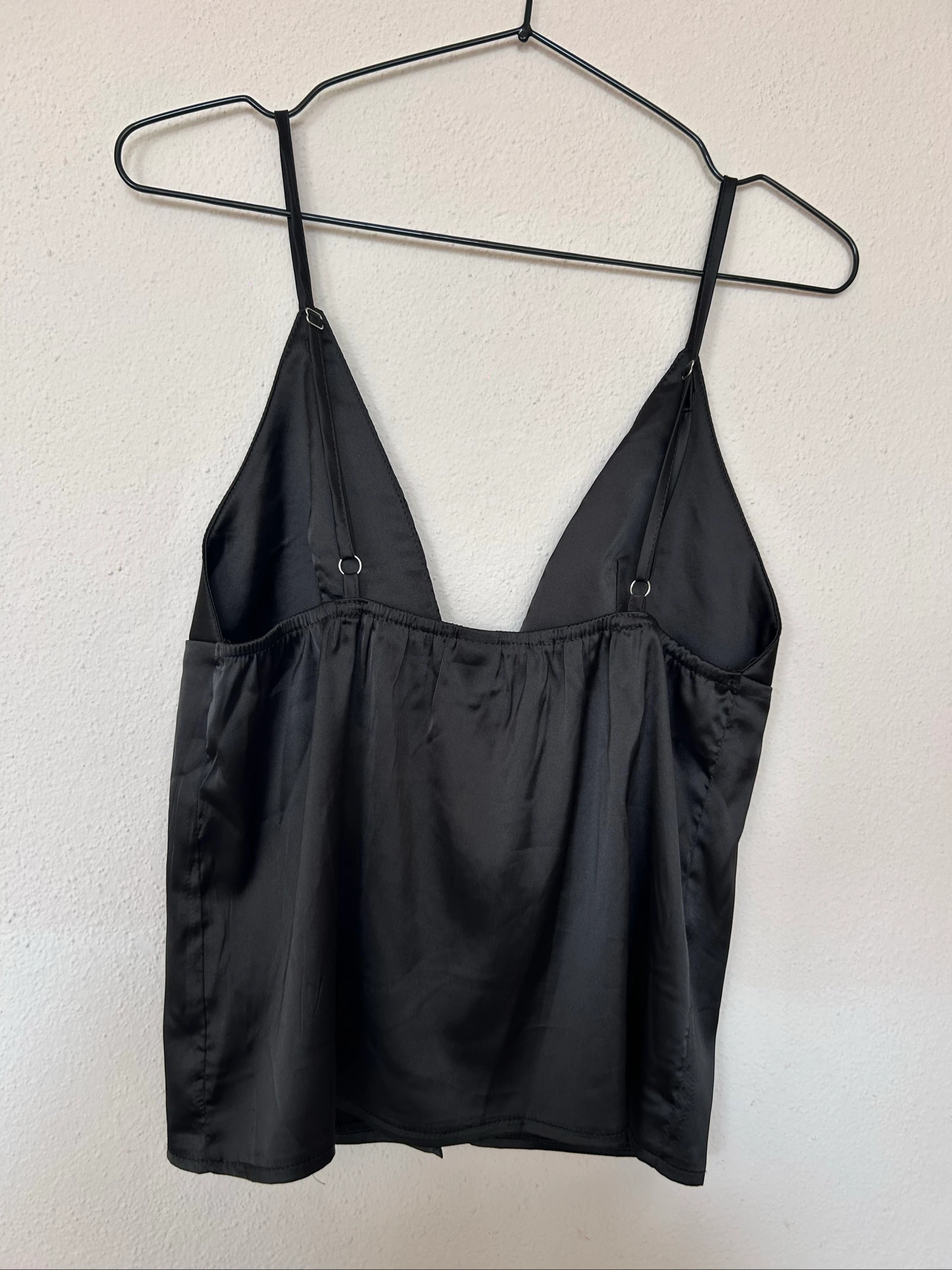 Blusa negra estilo satén  – photo 4